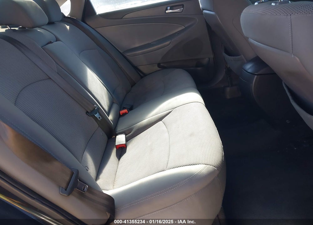 2014 HYUNDAI SONATA VIN: 5NPEB4AC4EH852183