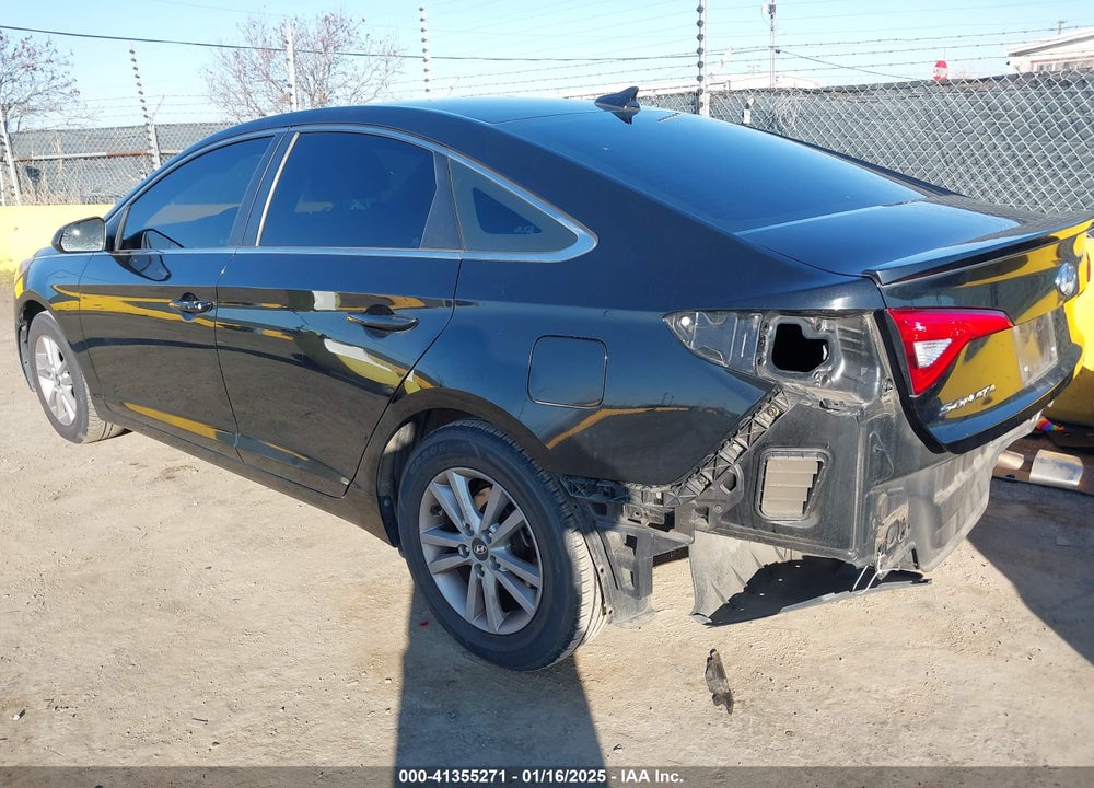 2015 HYUNDAI SONATA VIN: 5NPE24AF4FH120924