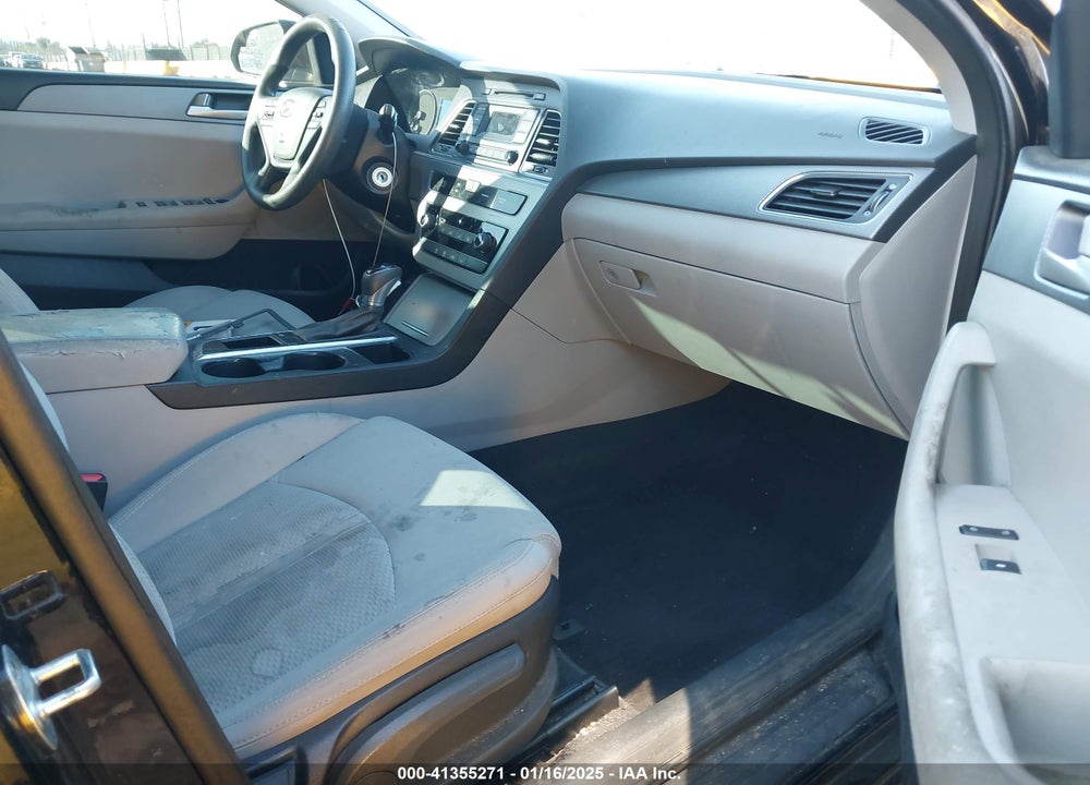 2015 HYUNDAI SONATA VIN: 5NPE24AF4FH120924