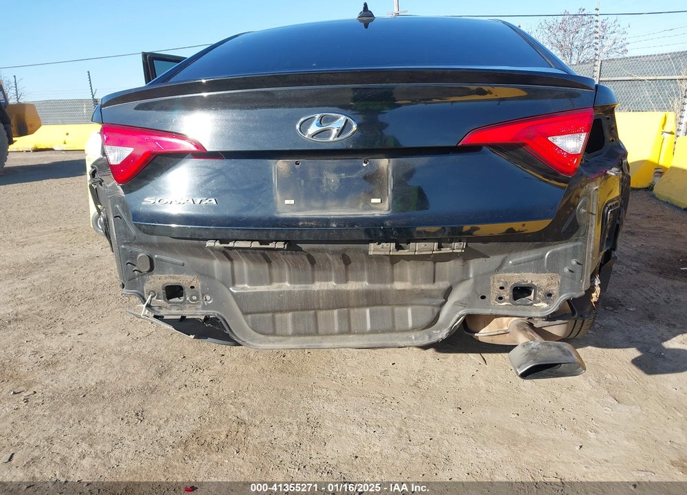 2015 HYUNDAI SONATA VIN: 5NPE24AF4FH120924
