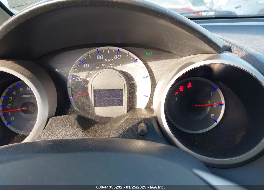 2013 HONDA FIT VIN: JHMGE8H32DC035803