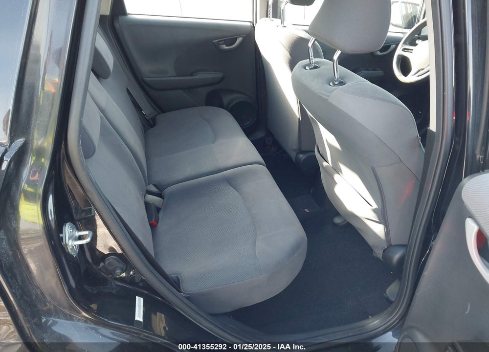 2013 HONDA FIT VIN: JHMGE8H32DC035803