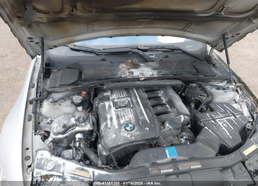 2008 BMW 328 VIN: WBAWR33538P153903