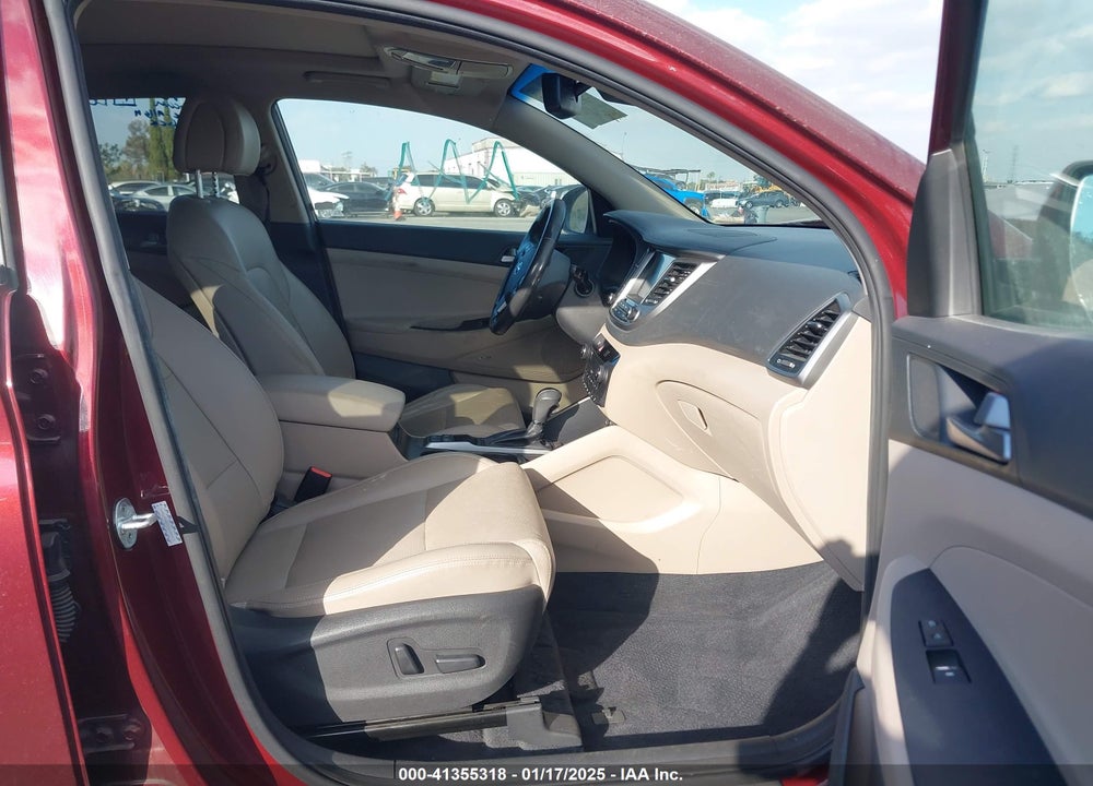 2017 HYUNDAI TUCSON LIMITED VIN: KM8J33A27HU498615