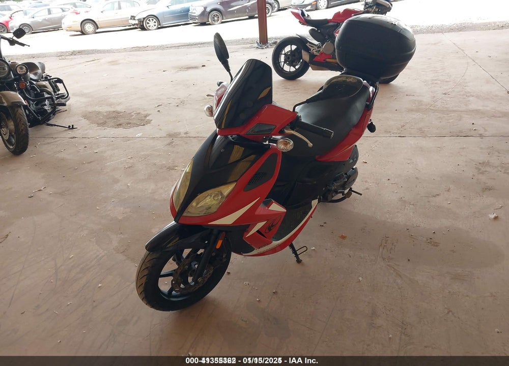2013 KYMCO USA INC SUPER 8 150 VIN: LC2U8J106DC000942