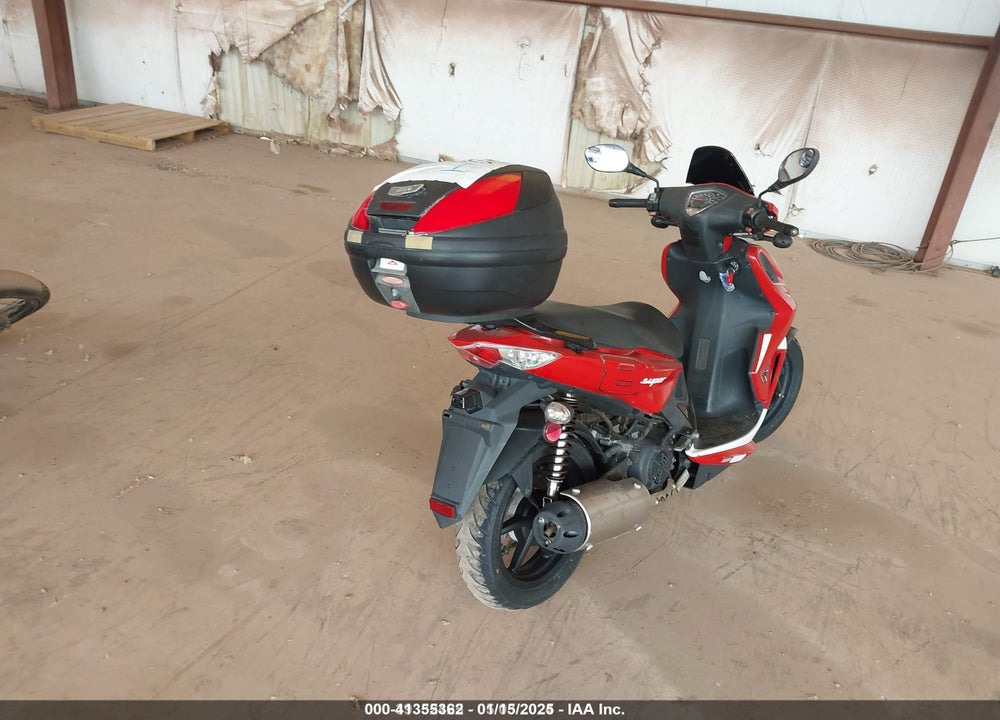 2013 KYMCO USA INC SUPER 8 150 VIN: LC2U8J106DC000942