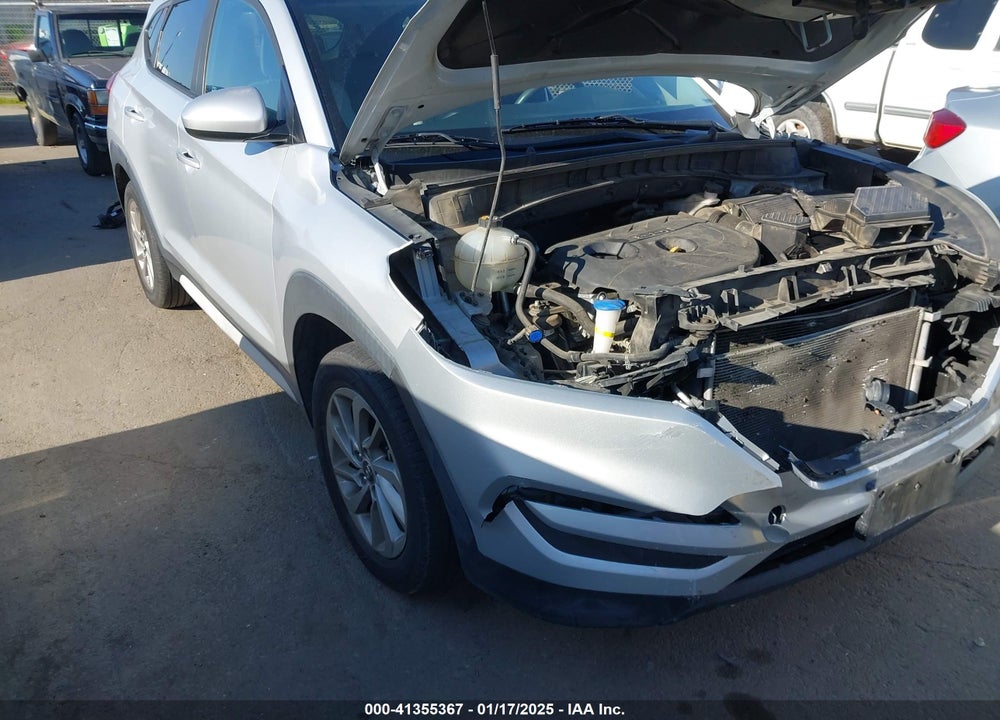 2017 HYUNDAI TUCSON SE VIN: KM8J33A40HU441786
