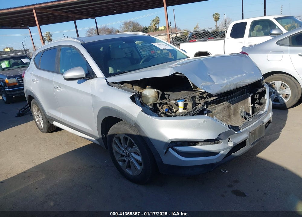 2017 HYUNDAI TUCSON SE VIN: KM8J33A40HU441786