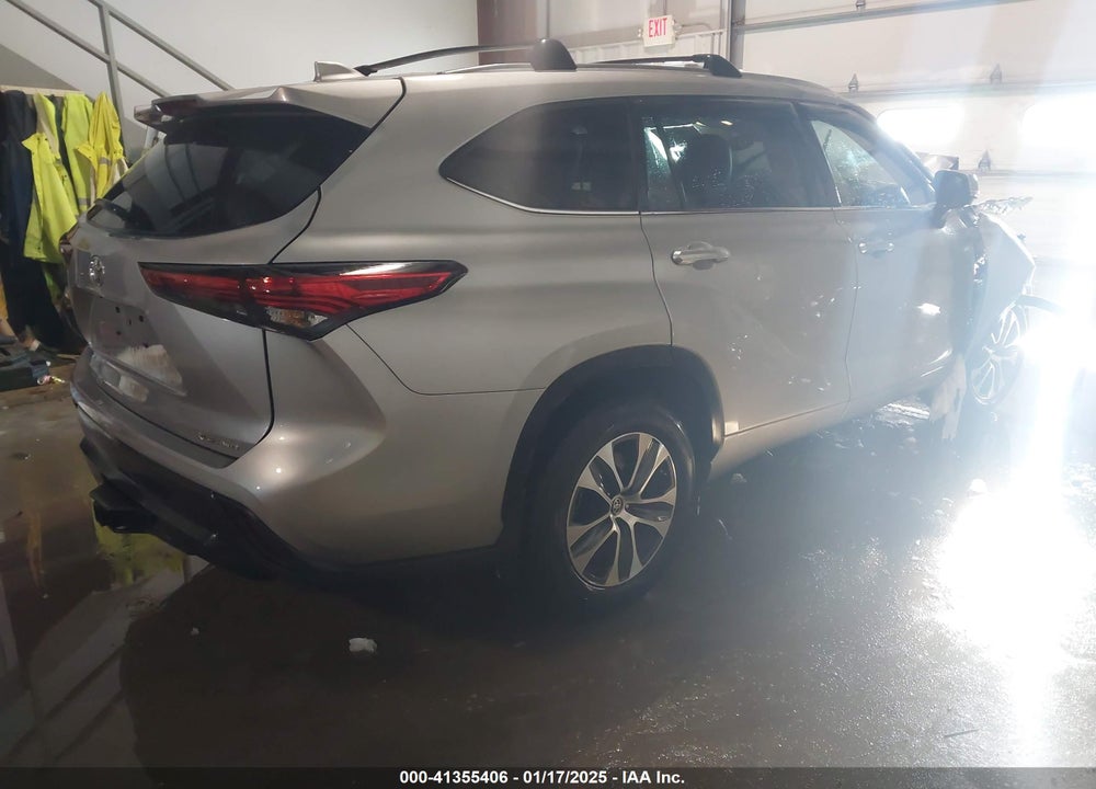 2021 TOYOTA HIGHLANDER XLE VIN: 5TDGZRBH1MS150083