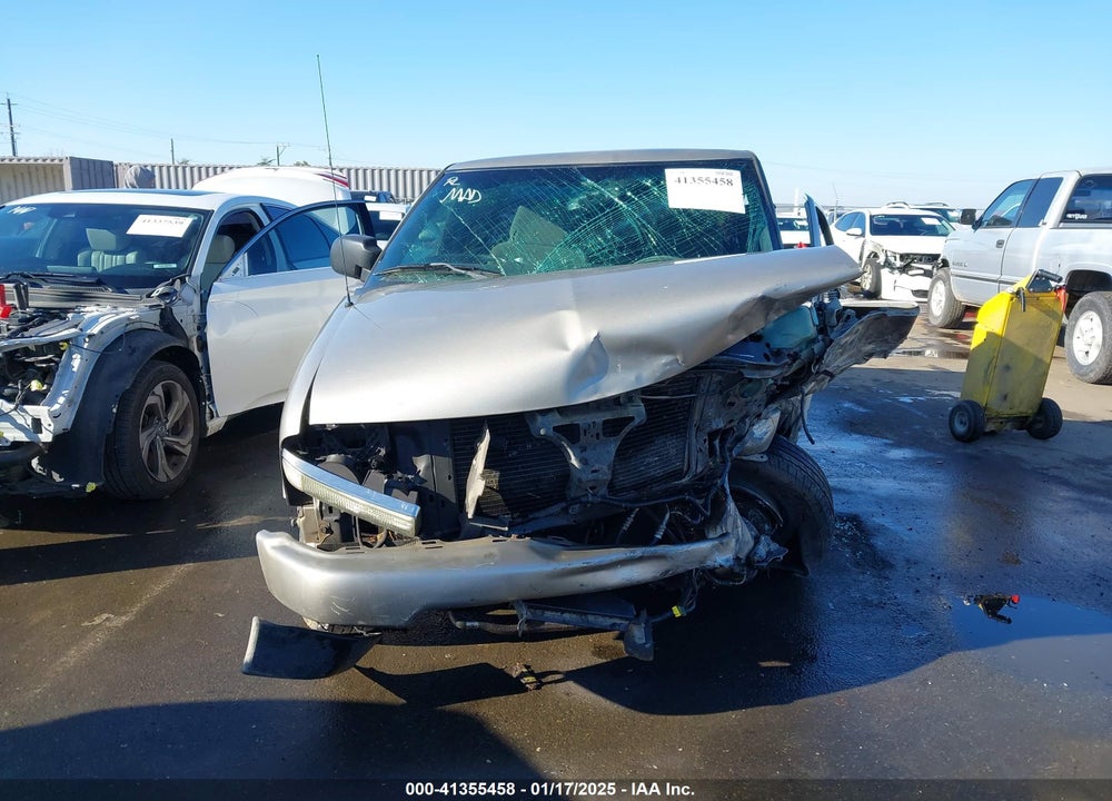 2002 CHEVROLET S-10 LS VIN: 1GCCS19W228197777