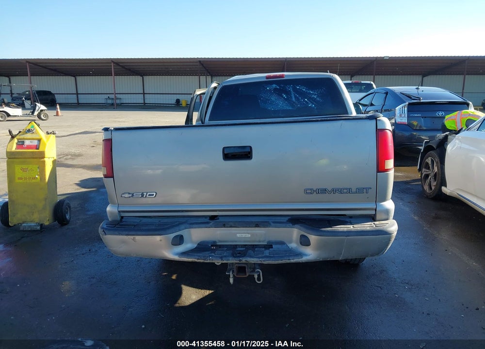 2002 CHEVROLET S-10 LS VIN: 1GCCS19W228197777
