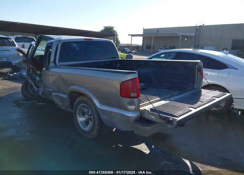 2002 CHEVROLET S-10 LS VIN: 1GCCS19W228197777