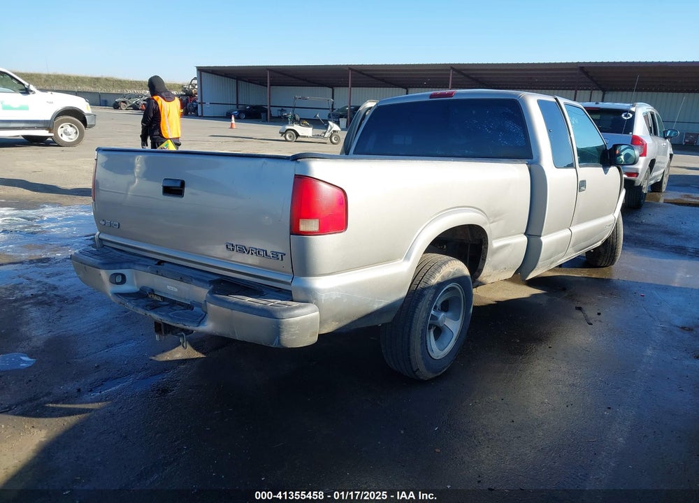 2002 CHEVROLET S-10 LS VIN: 1GCCS19W228197777