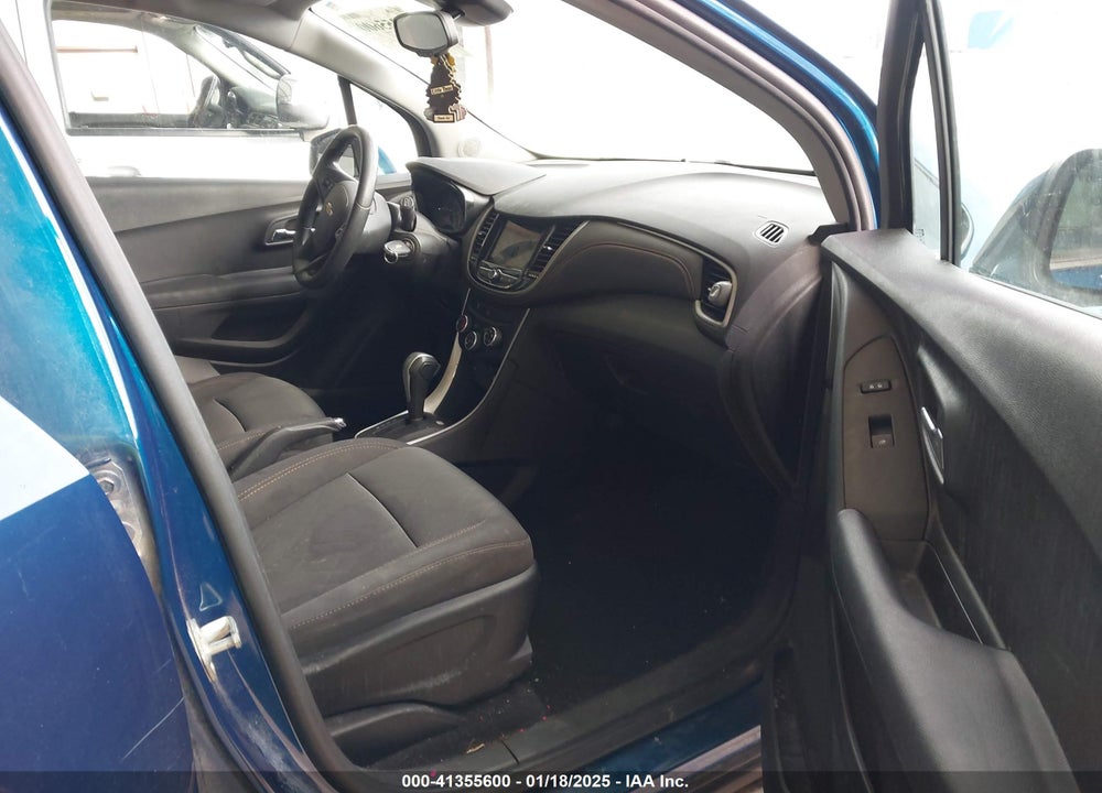 2019 CHEVROLET TRAX VIN: 3GNCJLSB7KL207282