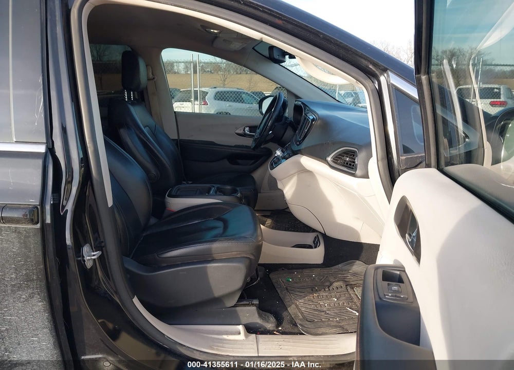 2020 CHRYSLER PACIFICA VIN: 2C4RC1BGXLR124947