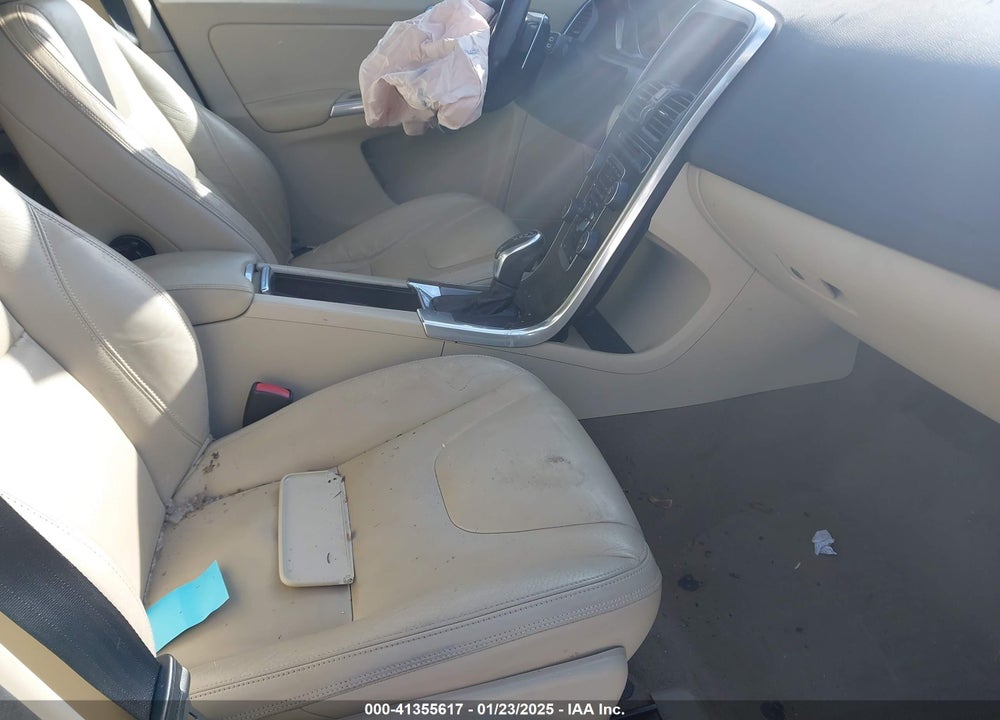 2014 VOLVO XC60 T6 VIN: YV4902DZ2E2537120