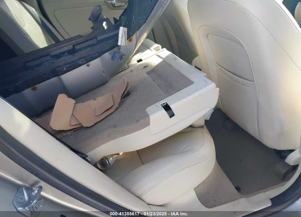 2014 VOLVO XC60 T6 VIN: YV4902DZ2E2537120