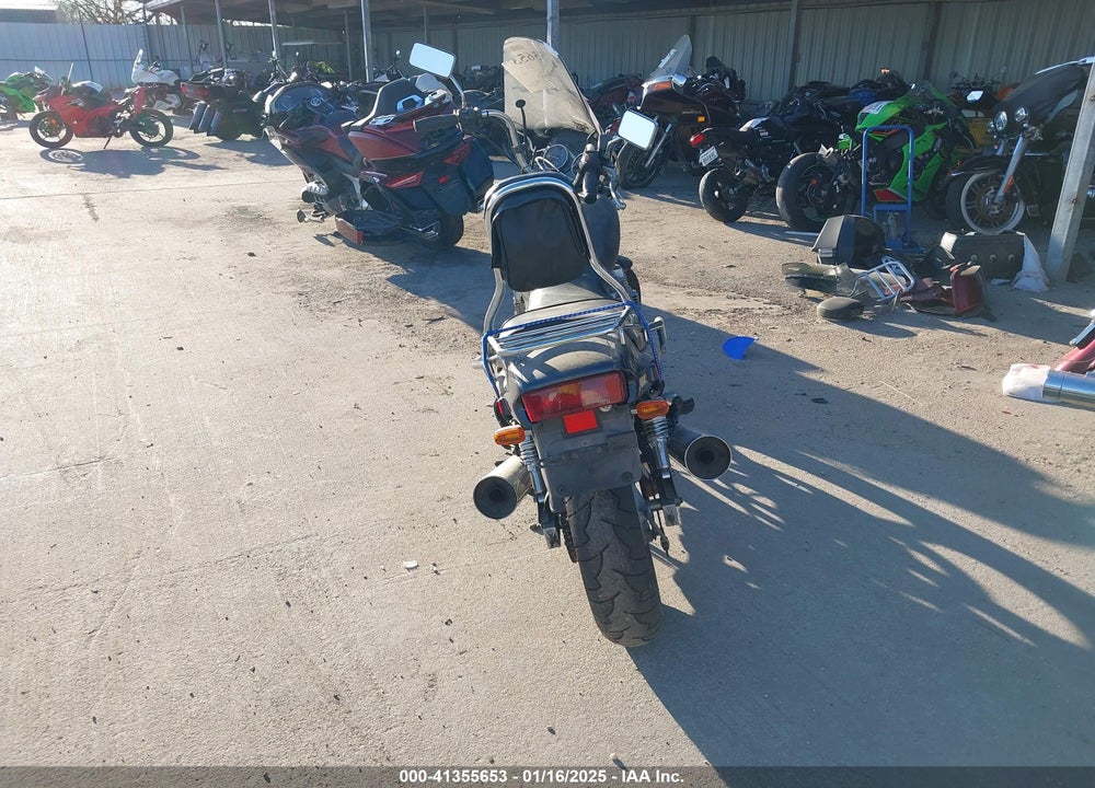 1992 HONDA CB750 VIN: JH2RC3805NM102793