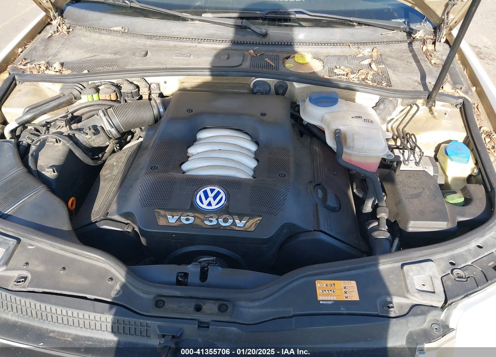 2001 VOLKSWAGEN PASSAT GLX VIN: WVWTH63B81P294052