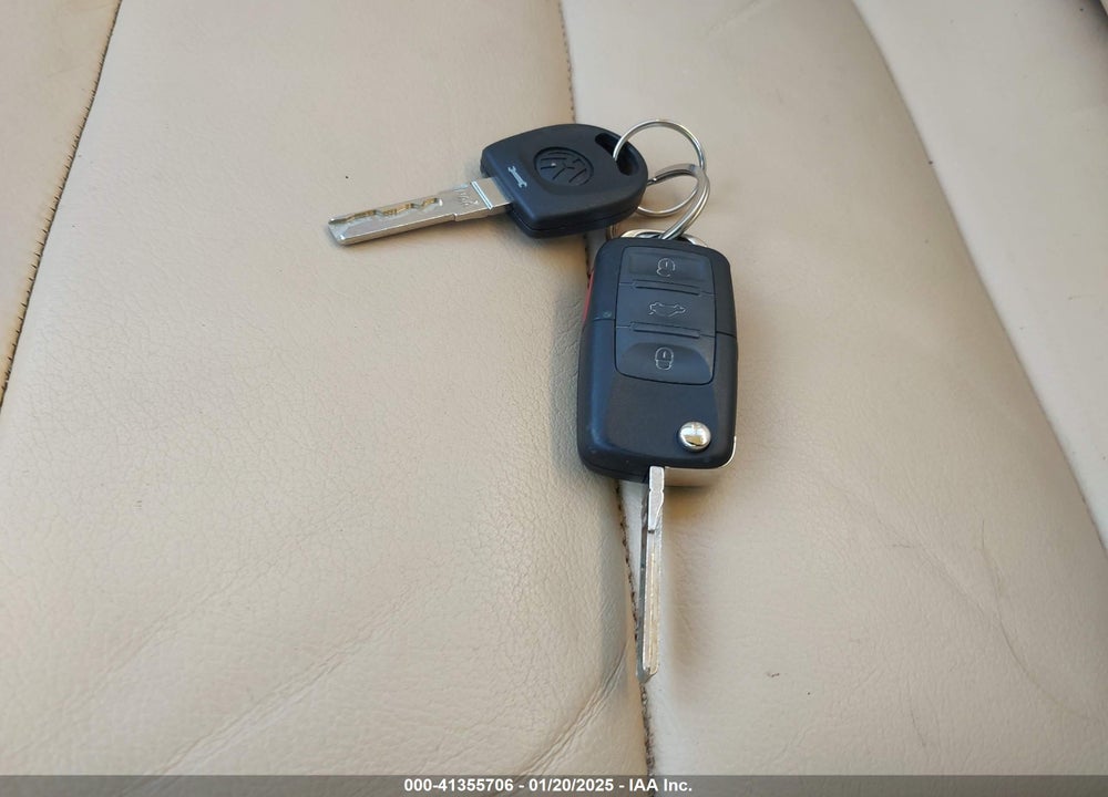 2001 VOLKSWAGEN PASSAT GLX VIN: WVWTH63B81P294052