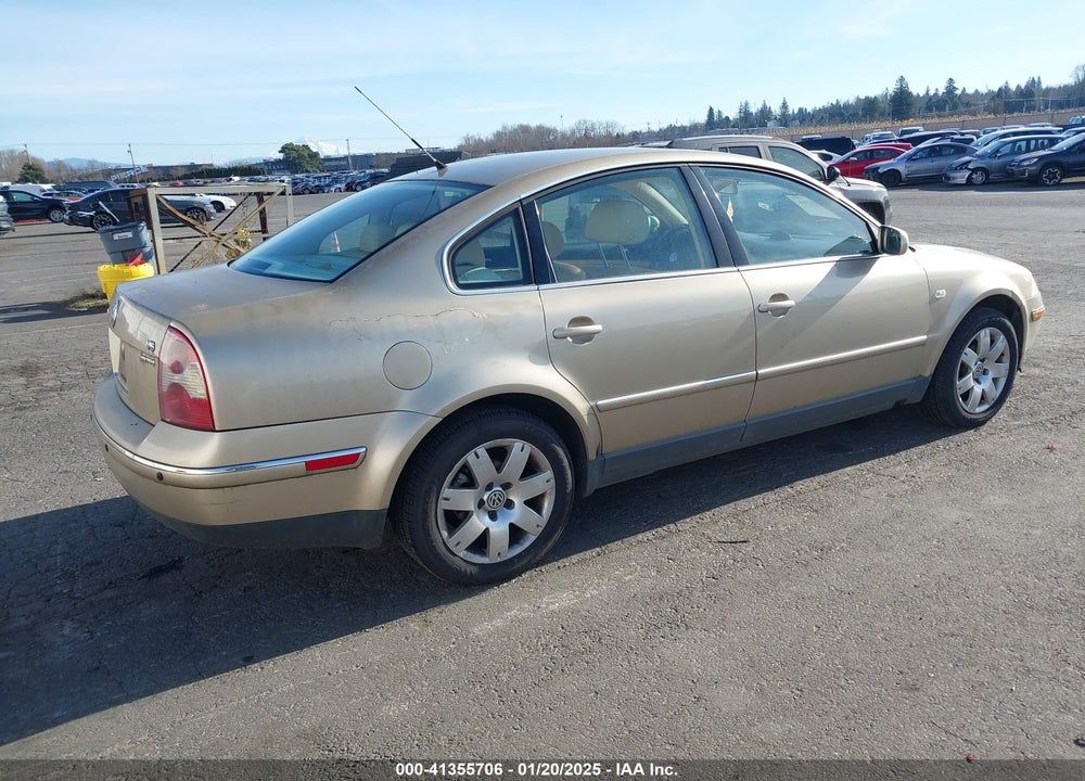 2001 VOLKSWAGEN PASSAT GLX VIN: WVWTH63B81P294052