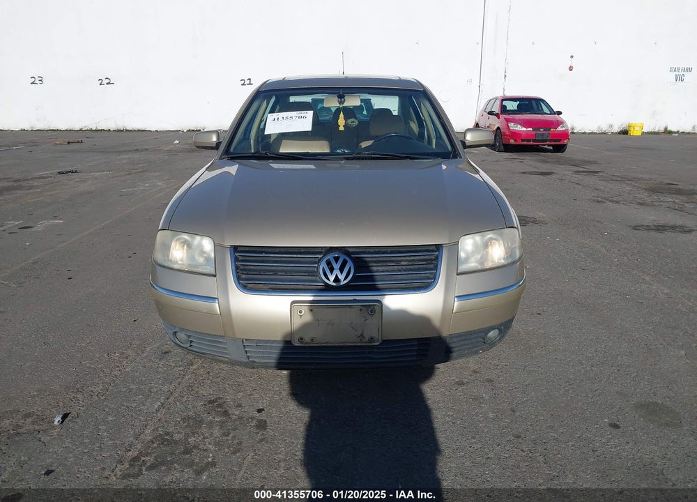 2001 VOLKSWAGEN PASSAT GLX VIN: WVWTH63B81P294052