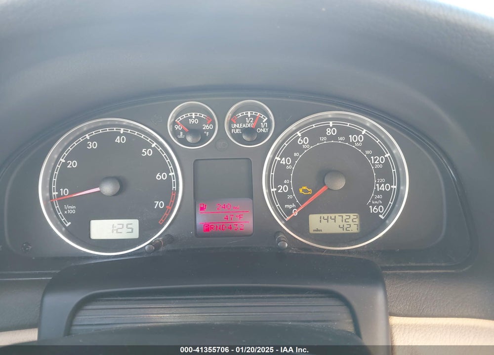 2001 VOLKSWAGEN PASSAT GLX VIN: WVWTH63B81P294052