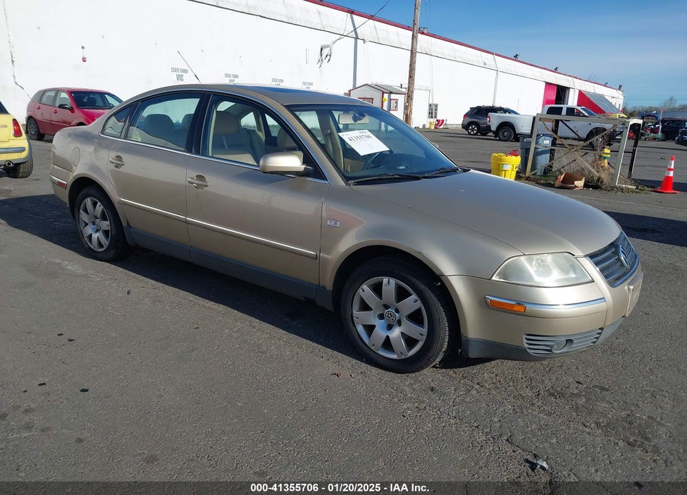 2001 VOLKSWAGEN PASSAT GLX VIN: WVWTH63B81P294052