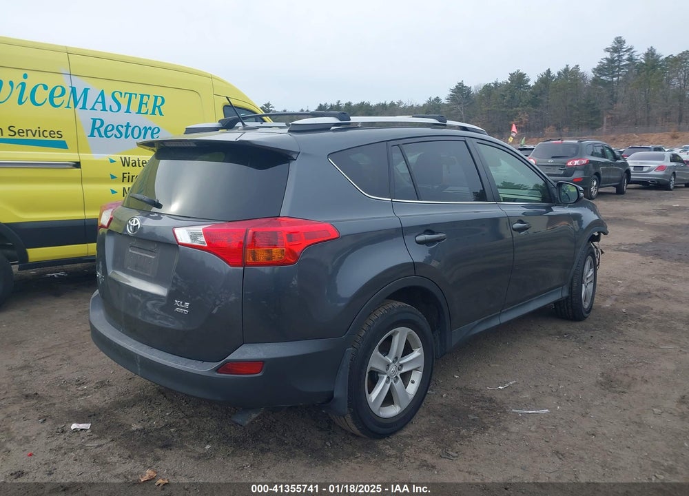 2013 TOYOTA RAV4 XLE VIN: 2T3RFREV8DW042836