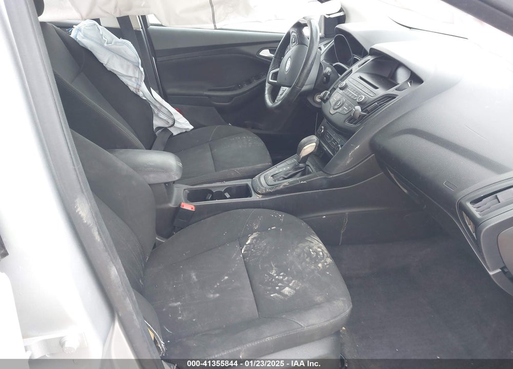 2017 FORD FOCUS SE VIN: 1FADP3K21HL318187