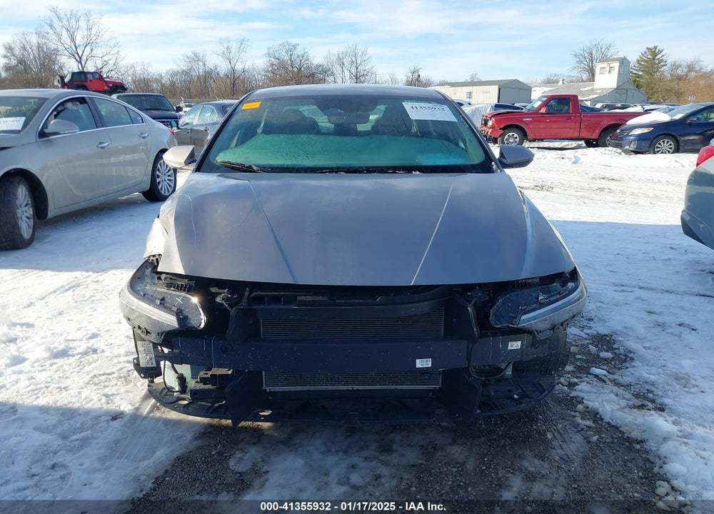2024 HYUNDAI ELANTRA VIN: KMHLM4DG8RU661485