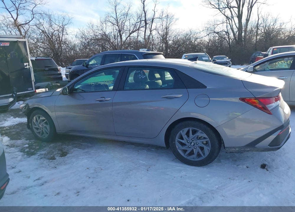 2024 HYUNDAI ELANTRA VIN: KMHLM4DG8RU661485