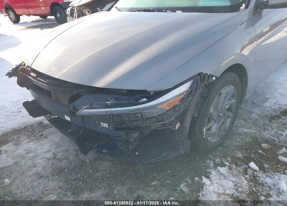2024 HYUNDAI ELANTRA VIN: KMHLM4DG8RU661485
