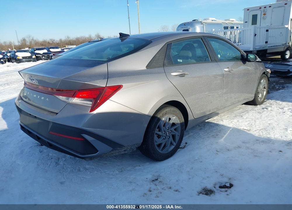 2024 HYUNDAI ELANTRA VIN: KMHLM4DG8RU661485