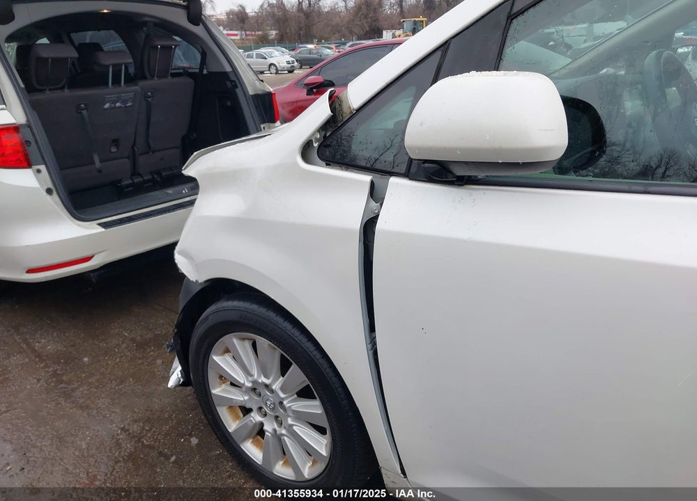 2015 TOYOTA SIENNA XLE LIMITED VIN: 5TDDK3DC9FS115784