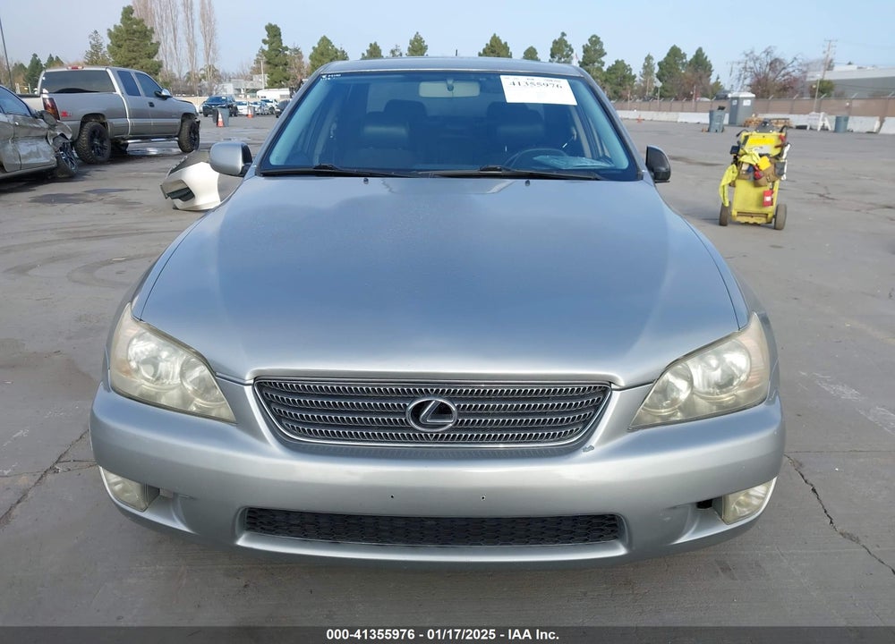 2001 LEXUS IS 300 VIN: JTHBD182610018639
