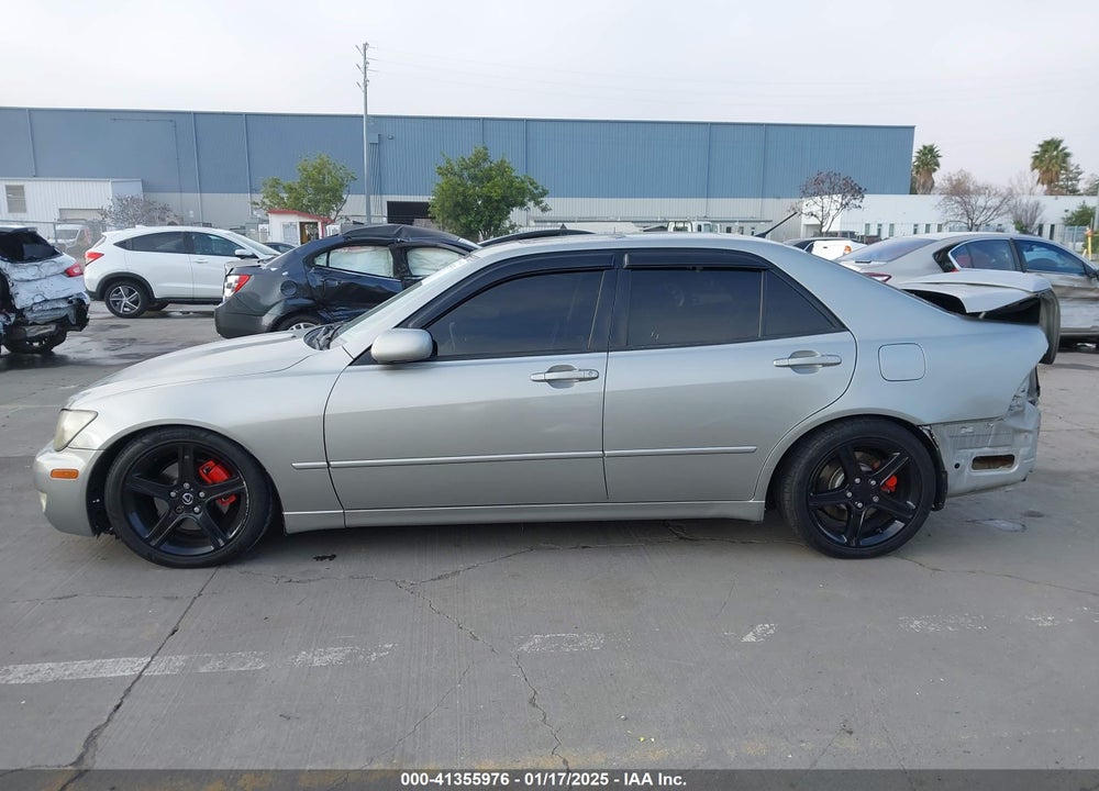 2001 LEXUS IS 300 VIN: JTHBD182610018639