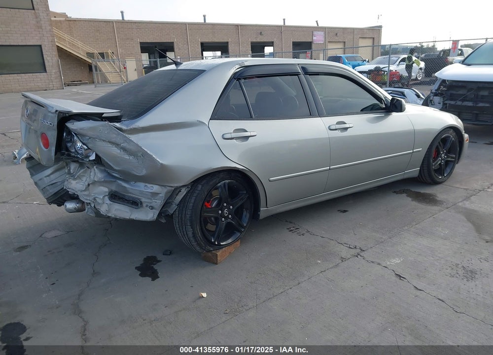2001 LEXUS IS 300 VIN: JTHBD182610018639