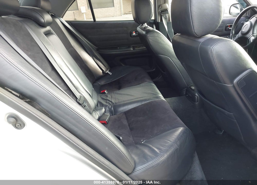 2001 LEXUS IS 300 VIN: JTHBD182610018639