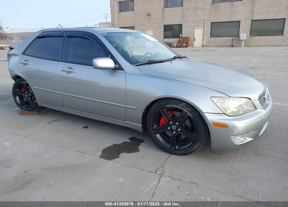 2001 LEXUS IS 300 VIN: JTHBD182610018639