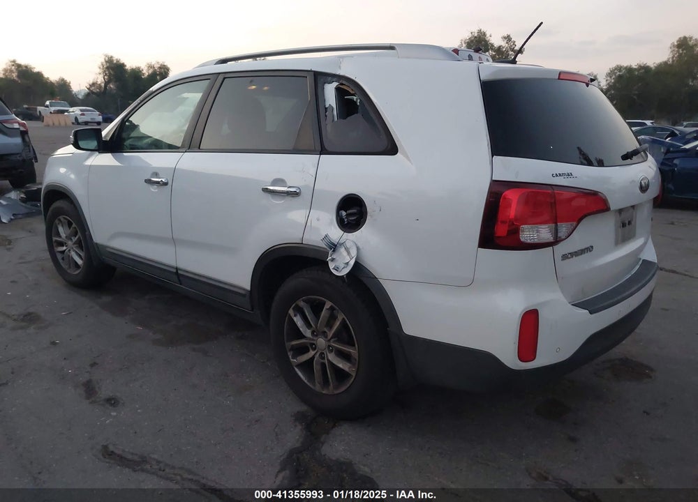 2015 KIA SORENTO LX VIN: 5XYKT4A60FG590620