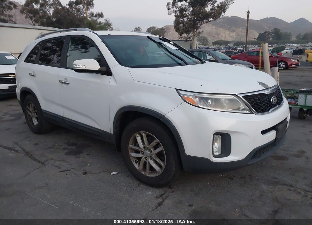 2015 KIA SORENTO LX VIN: 5XYKT4A60FG590620