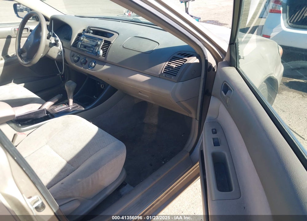 2002 TOYOTA CAMRY LE VIN: JTDBE32K520137786