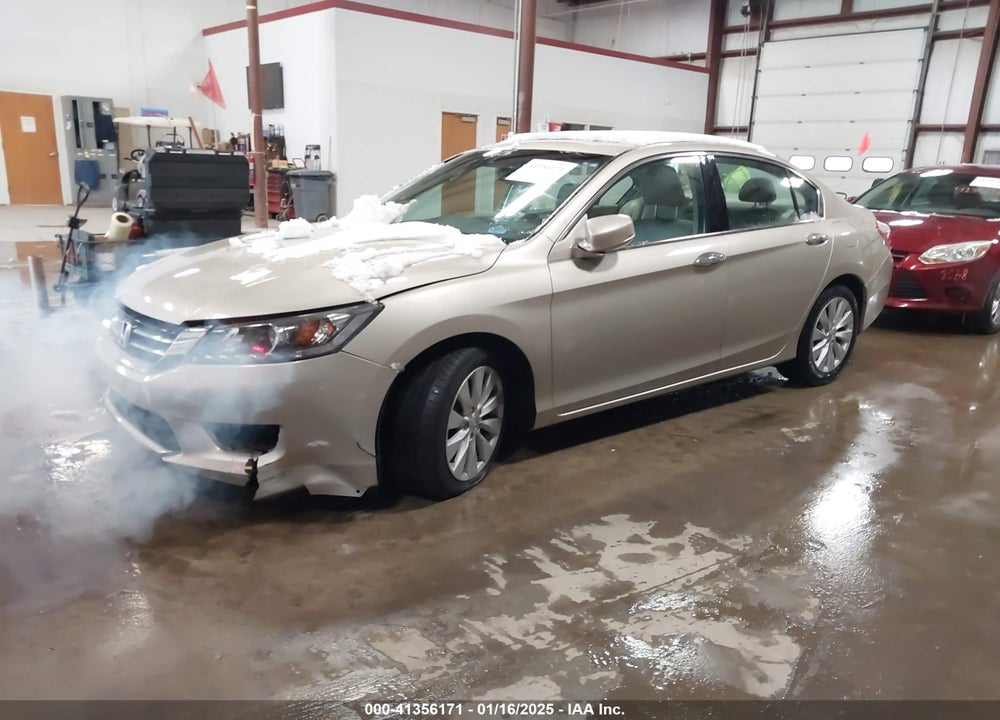 2013 HONDA ACCORD VIN: 1HGCR3F87DA032351