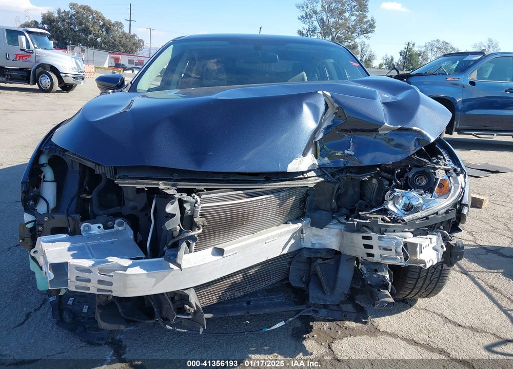 2018 HONDA CIVIC LX VIN: 2HGFC2F58JH501023