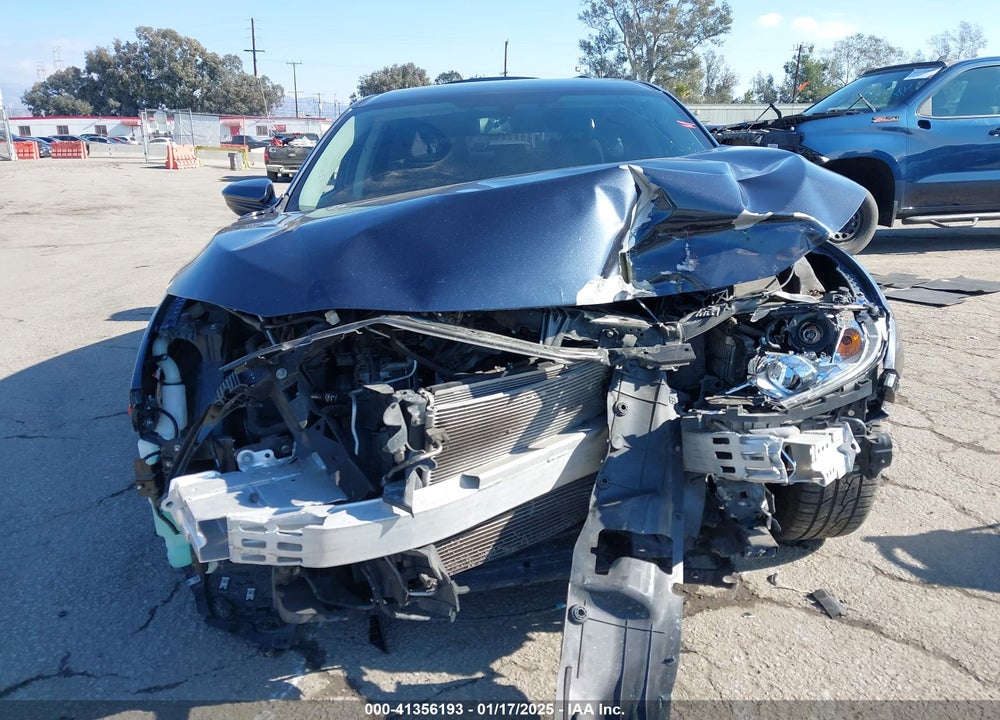 2018 HONDA CIVIC LX VIN: 2HGFC2F58JH501023