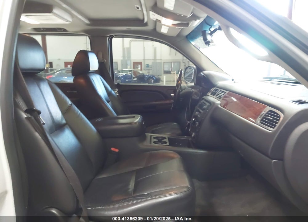 2009 CHEVROLET SUBURBAN 1500 LT2 VIN: 1GNFK26309R170215