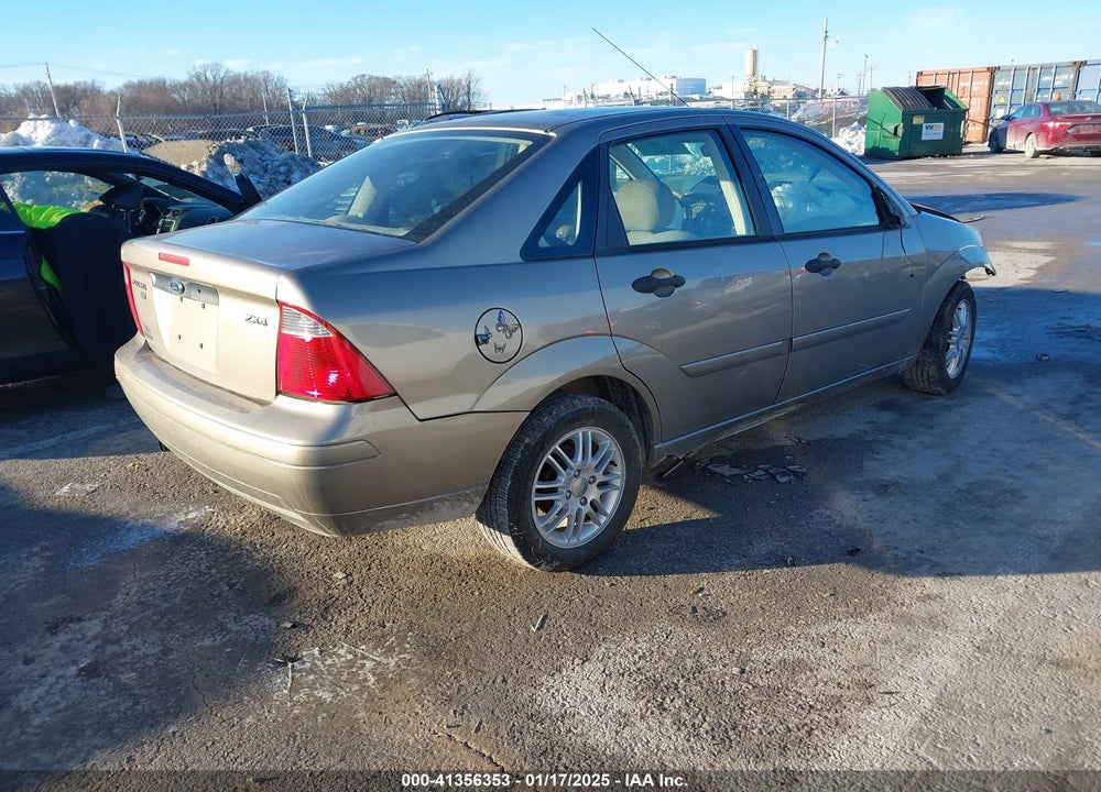 2005 FORD FOCUS ZX4 VIN: 1FAFP34N45W213587