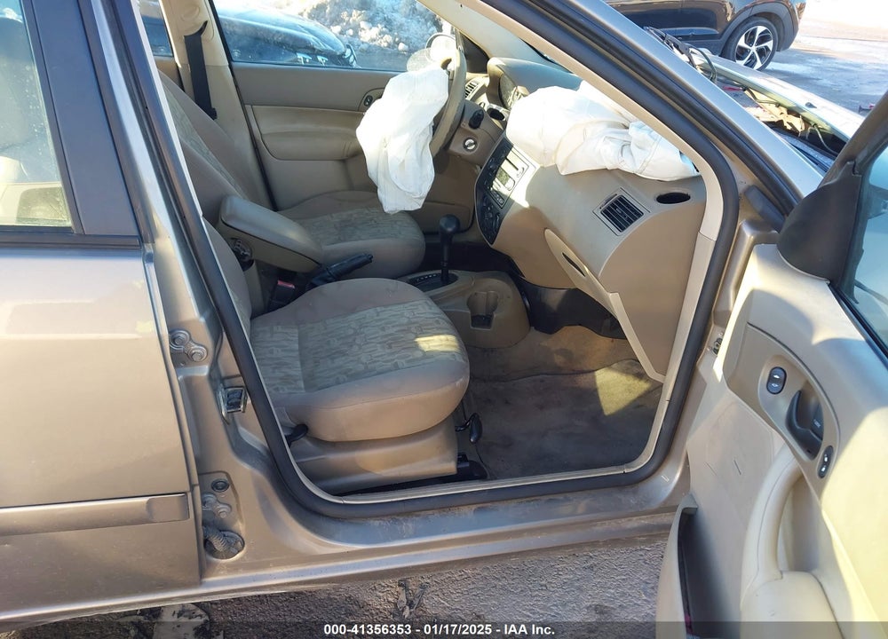 2005 FORD FOCUS ZX4 VIN: 1FAFP34N45W213587