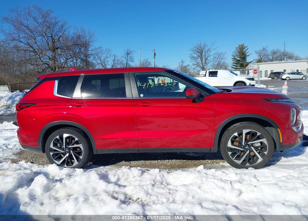 2024 MITSUBISHI OUTLANDER SE 2.5 2WD/SE BLACK EDITION S-AWC/SE BLACK EDITION W/PANO ROOF S-AWC VIN: JA4J3VA80RZ036433